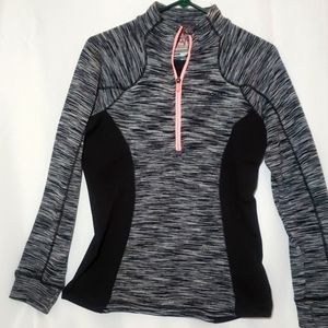 Avalanche thermal layering pullover 1/4 zip, size Medium